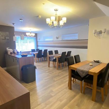 Deepcut Lodge Bed & Breakfast Self Service Camberley Luaran gambar