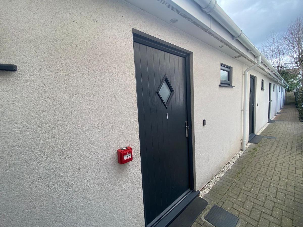 Deepcut Lodge Bed & Breakfast Self Service Camberley Luaran gambar