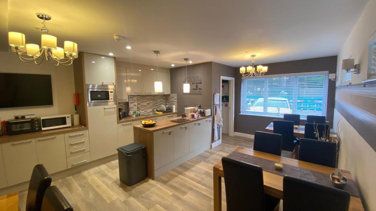 Deepcut Lodge Bed & Breakfast Self Service Camberley Luaran gambar