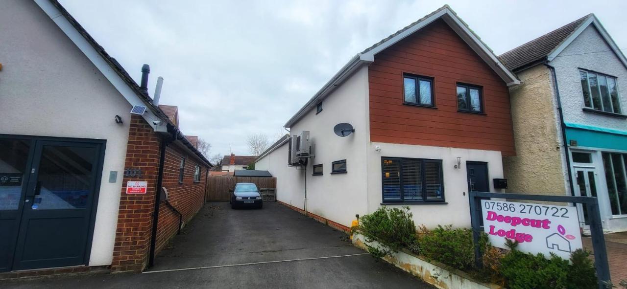 Deepcut Lodge Bed & Breakfast Self Service Camberley Luaran gambar