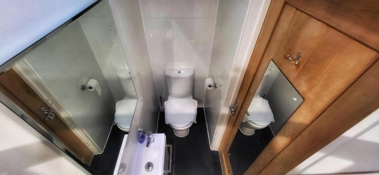 Deepcut Lodge Bed & Breakfast Self Service Camberley Luaran gambar