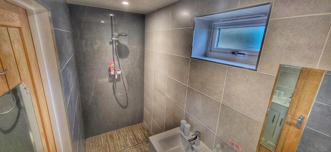 Deepcut Lodge Bed & Breakfast Self Service Camberley Luaran gambar